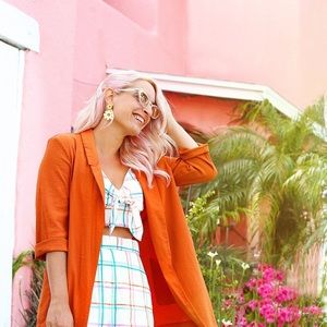 Meet your Posher, Cynthia